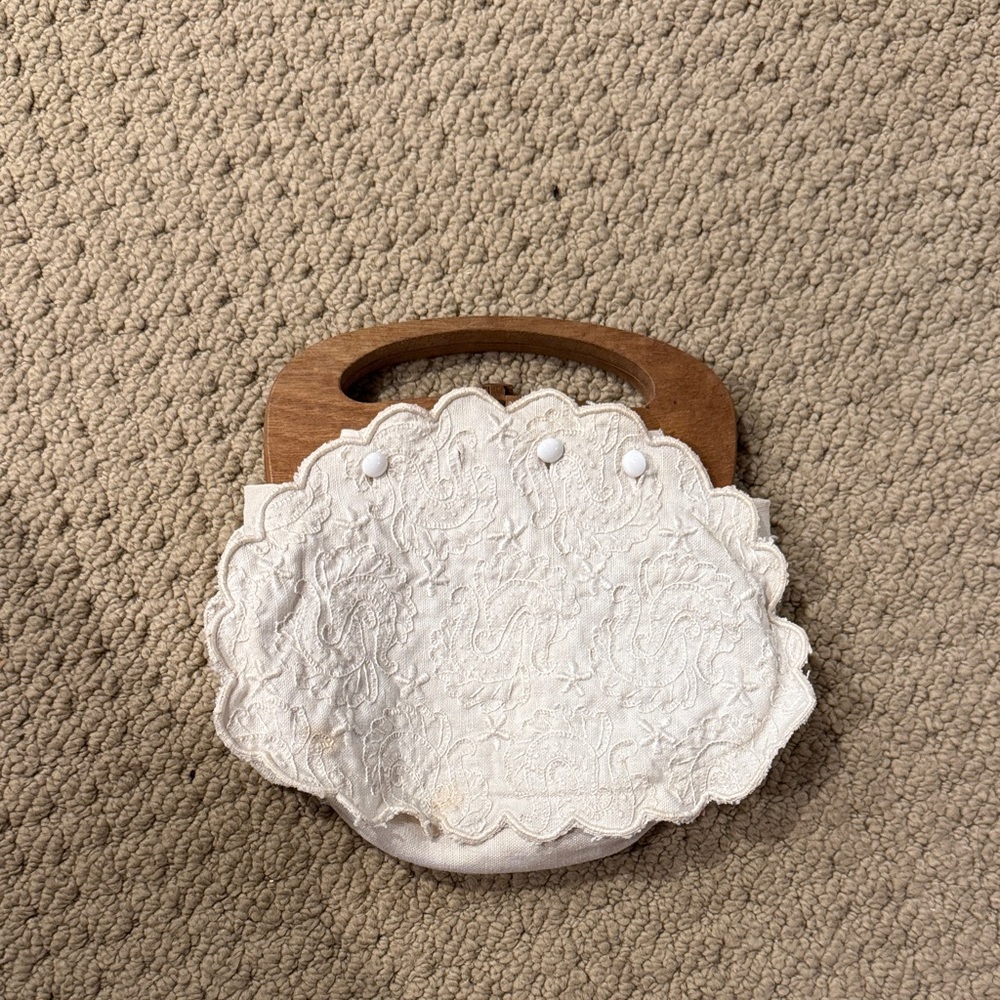 White Lace Handbag with Wooden Handle